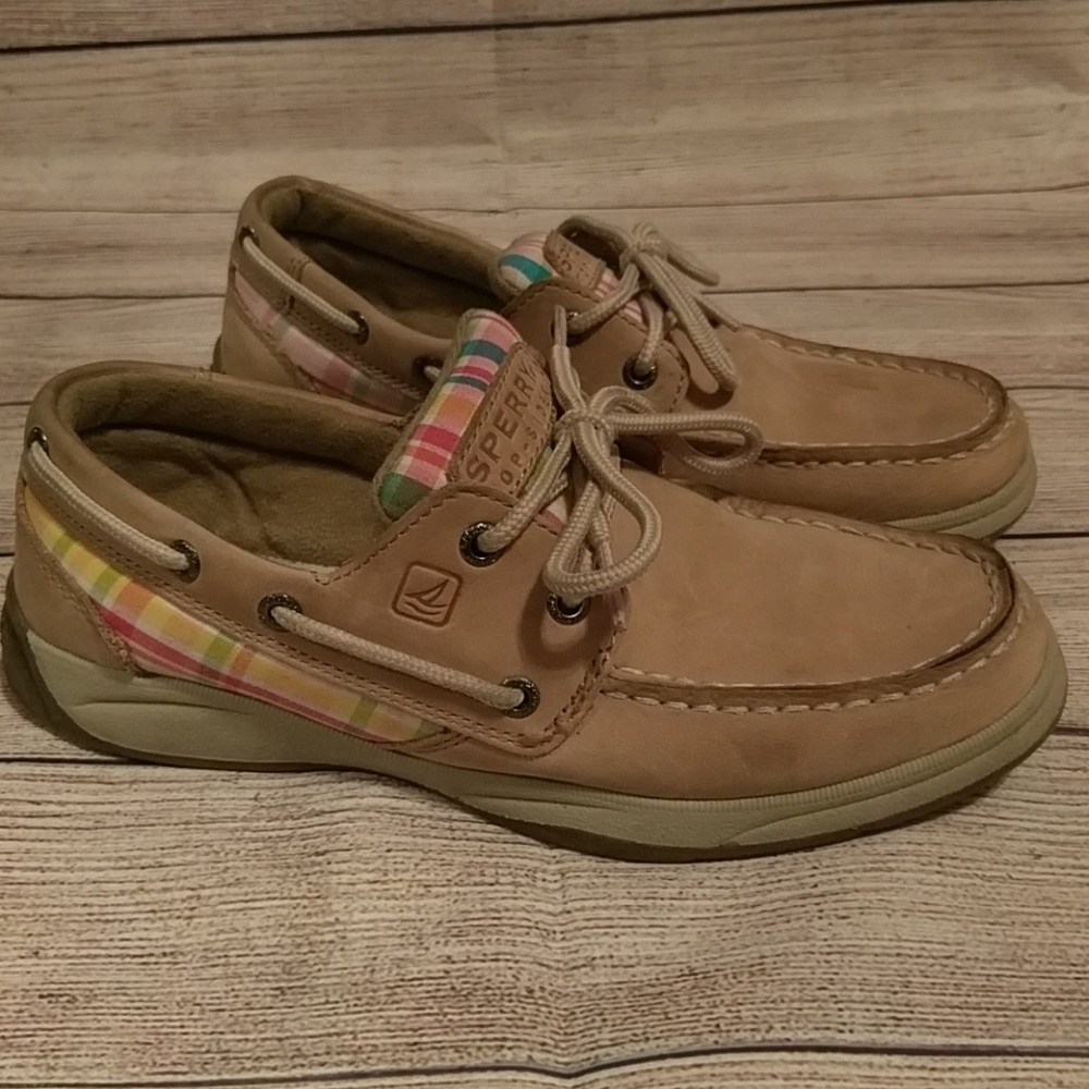 Sperry topsider boat shoes